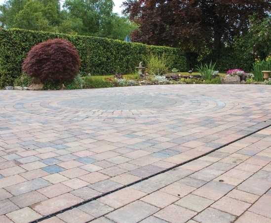 不锈钢缝隙式排水沟案例